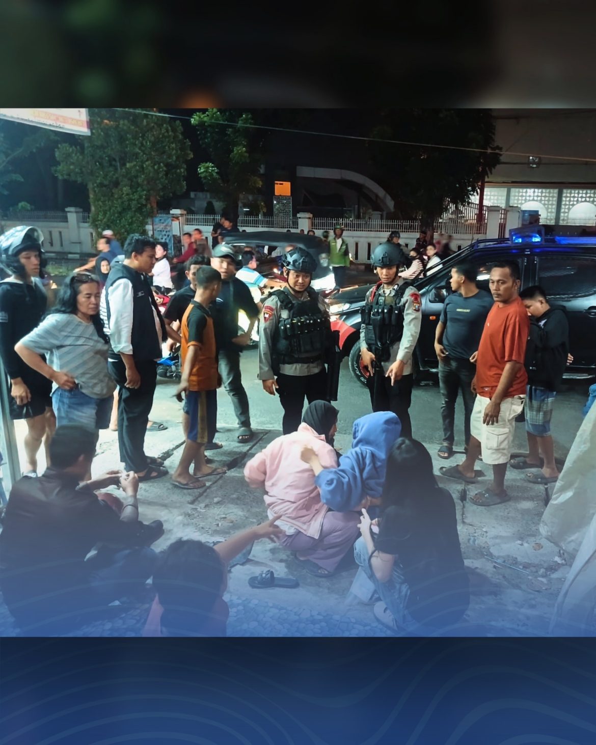 Gerak Cepat Patroli Brimob Polda Sumut Evakuasi Korban Laka Lantas di Jalan William Iskandar