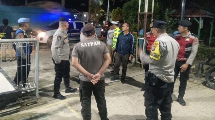 Cegah Kriminalitas dan 3C, Polres Tapteng Gelar Patroli Blue Light di Sejumlah Titik Rawan