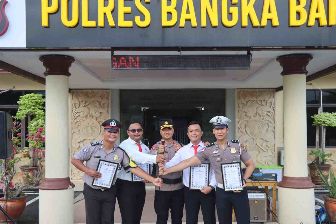Polres Bangka Barat Ganjar Penghargaan Personel dengan Capaian Restorative Justice dan Problem Solving Terbanyak
