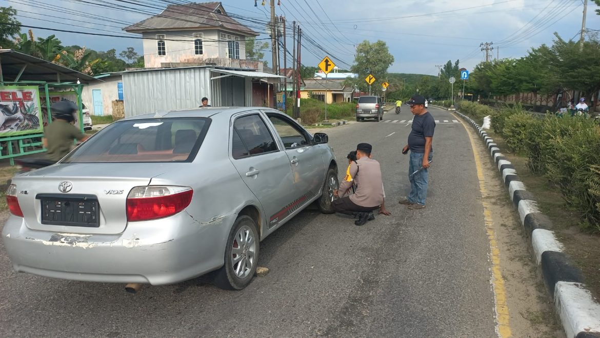 Respon Cepat Call Center 110 Polres Bangka Barat Tuai Apresiasi Warga, Mobil Mogok di Pal 3 Berhasil Dievakuasi