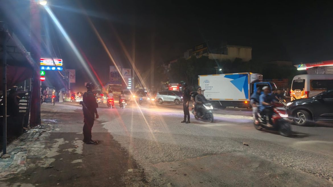 Di Tengah Blackout Sumatera, Brimob Sumut Tetap Siaga Jaga Kota Medan