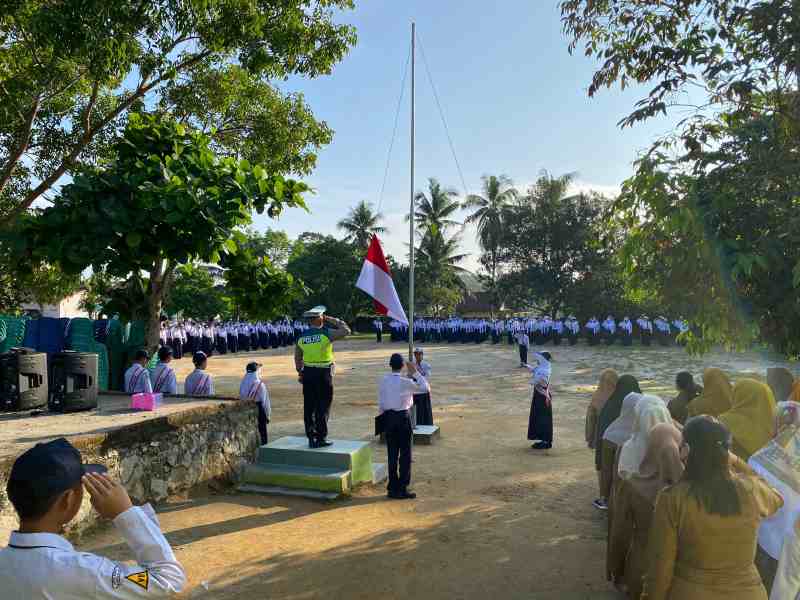 Sat Lantas Polres Bangka Jadi Irup di SMPN 3 Sungailiat, Tanamkan Disiplin dan Tertib Berlalu Lintas