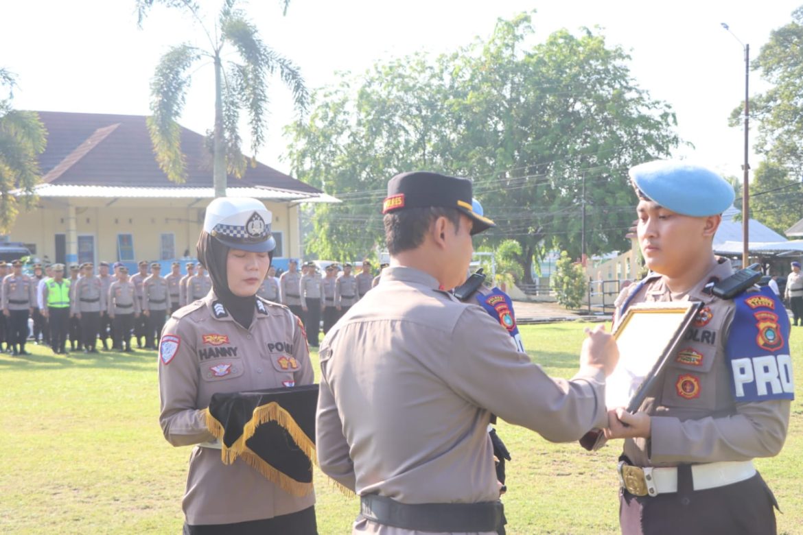 Kapolres Bangka Pimpin Upacara PTDH 3 Personel ; Jadikan Sebagai Pelajaran.