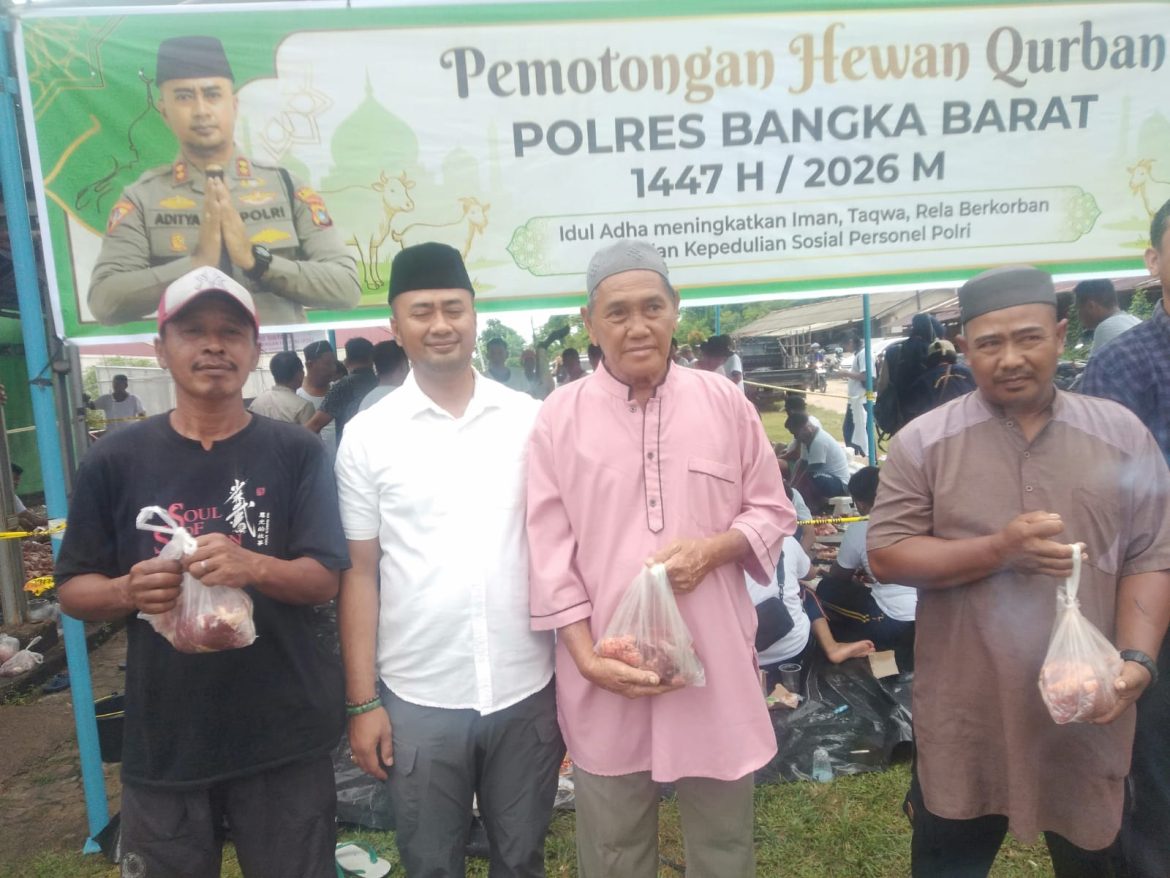 Polres Bangka Barat Bagikan 600 Paket Daging Kurban untuk Masyarakat saat Idul Adha 1447 H