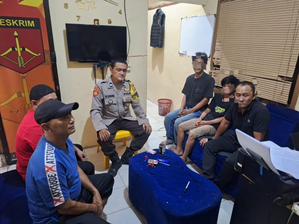 RESPONS CEPAT VIDEO VIRAL PENANGKAPAN PENCURI SAWIT, POLSEK TEMPILANG POLRES BANGKA BARAT FASILITASI RESTORATIVE JUSTICE