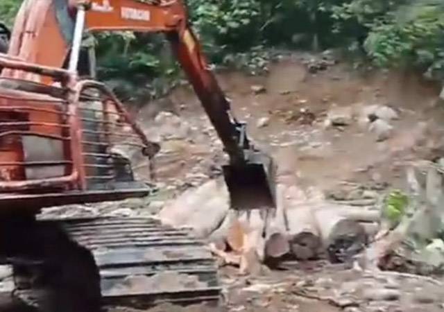 Dugaan Meguat: Belasan Alat Berat Masuk Lagi KE Lokasi Diduga Tambang Ilegal DI Tapsel, Warga Pertanyakan Keseriussan Penegakan Hukum