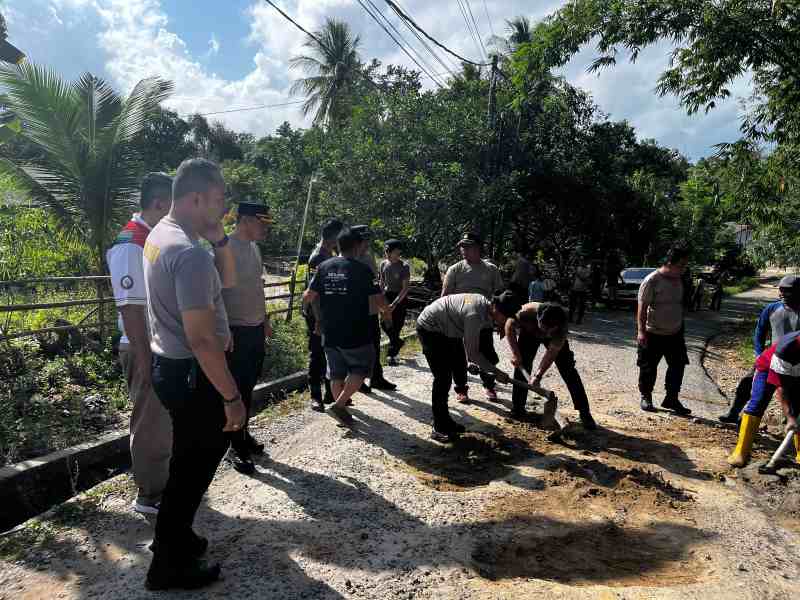 Polres Bangka Barat Bersama DPRD Tambal Jalan Berlubang untuk Cegah Kecelakaan Lalu Lintas