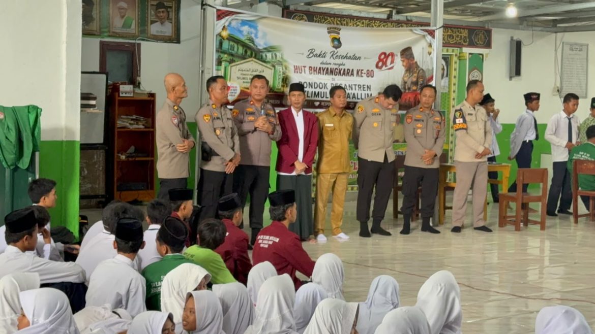HUT Bhayangkara ke-80, Polres Bangka Barat Gelar Bakti Kesehatan di Pondok Pesantren Ta’limul Muta’allim