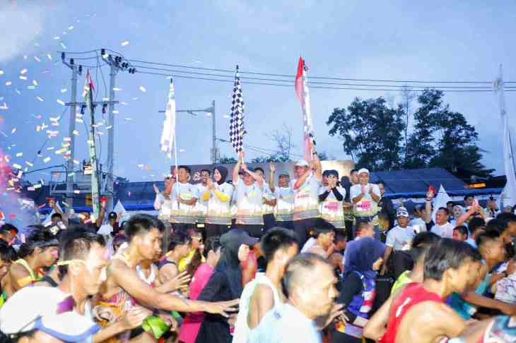 Semarak HUT Bhayangkara Ke 80, Ribuan Pelari Meriahkan Bhayangkara Babel Run 2026