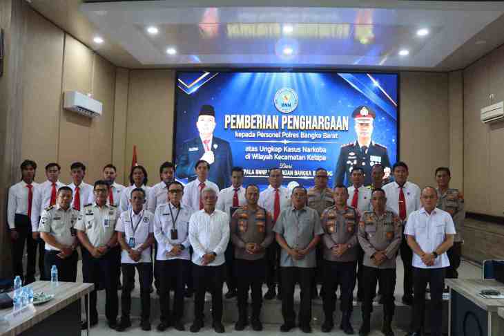 Polres Bangka Barat Terima Penghargaan dari BNNP Babel Usai Ungkap 1 Kg Sabu di Kelapa