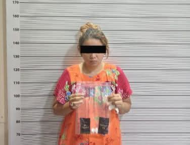 EDARKAN NARKOBA WANITA BERPROFESI SEBAGAI KEPALA LINGKUNGAN DIRINGKUS PETUGAS.